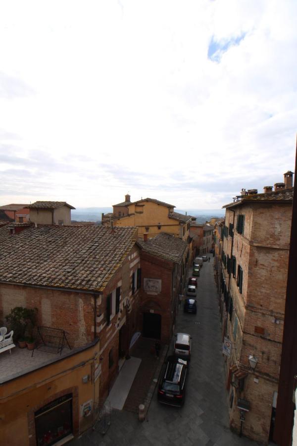 Nora'S House Apartment Siena Bagian luar foto