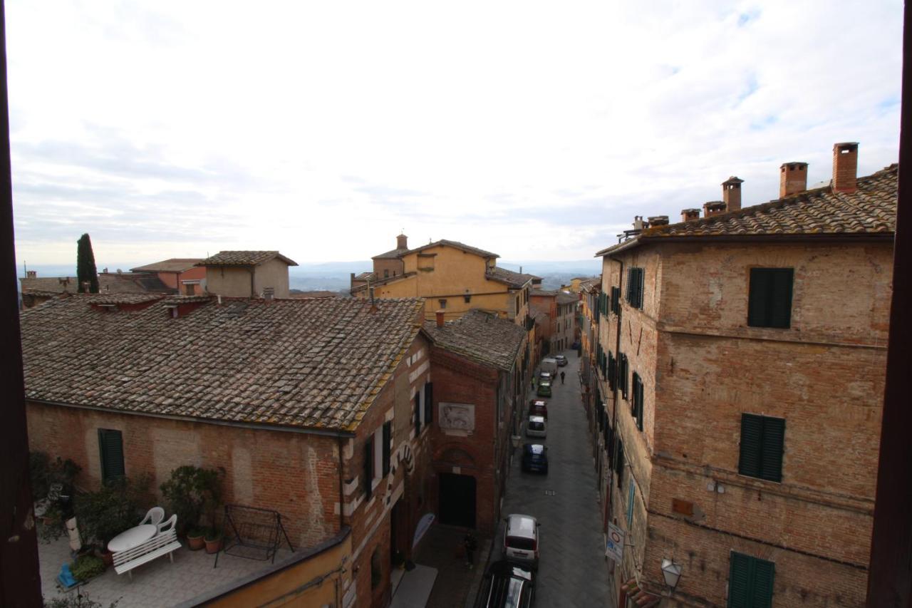 Nora'S House Apartment Siena Bagian luar foto